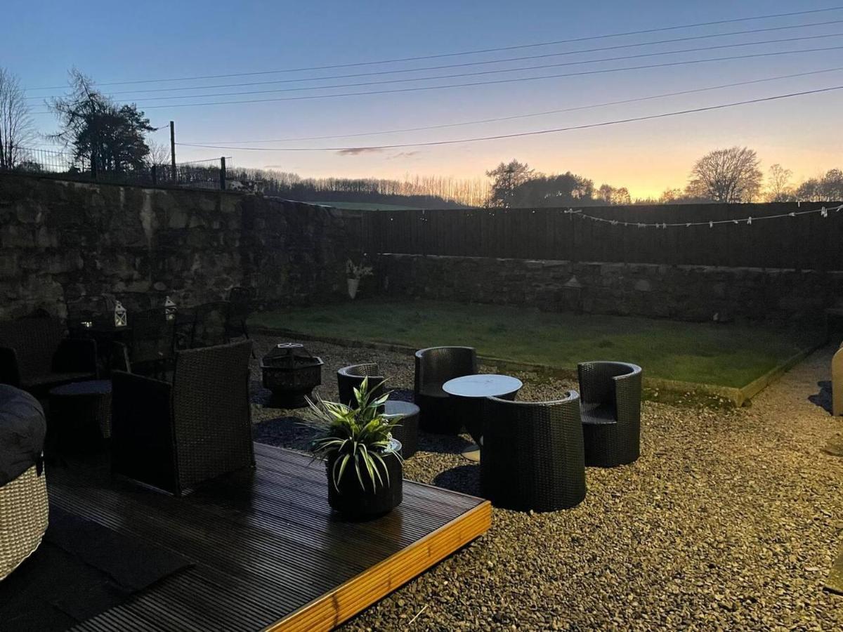Rural Chapel Cottage Near Airport Bar & Hot Tub Aberdeen Exterior foto